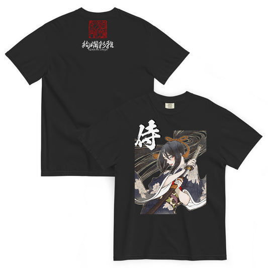 絢爛彩雅の和風ヘビーウェイトTシャツ・ブラック（前面・背面）。フロントにイラストレーター夢子のアートと漢字のタイポグラフィ、バックにロゴを配置。